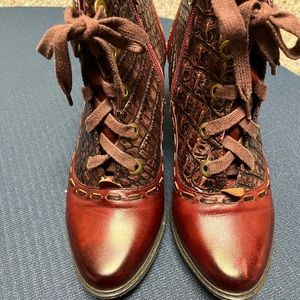 L’Artiste booties.